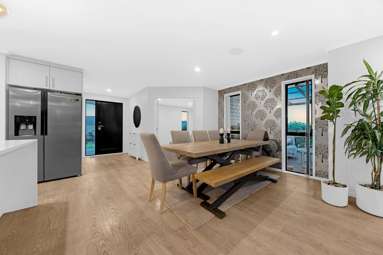 23 CULVERWELL CRESCENT_4