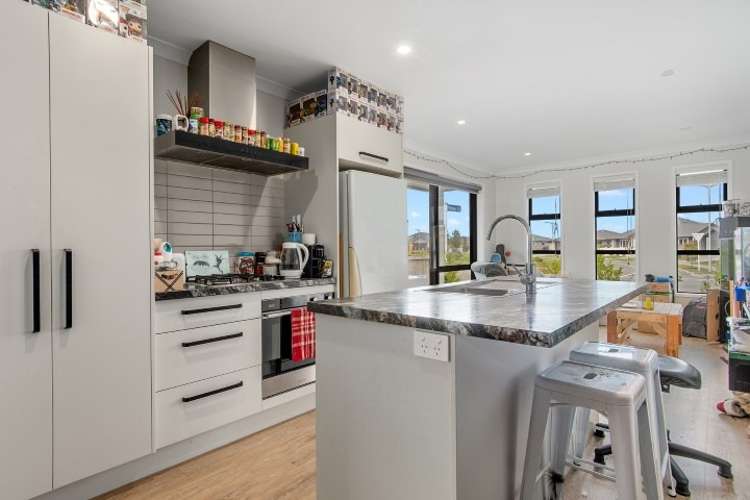 Flat / 92 Te Ranga Memorial Drive_0