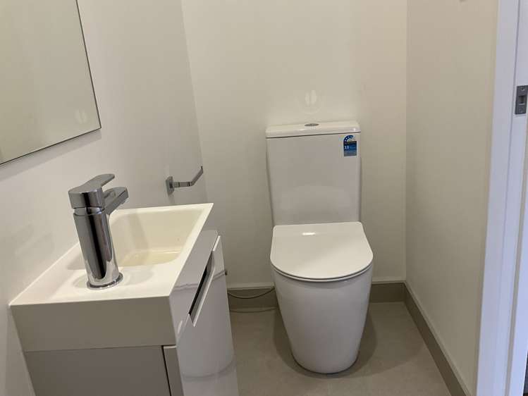 24 Waipuhinui Way Wiri_11