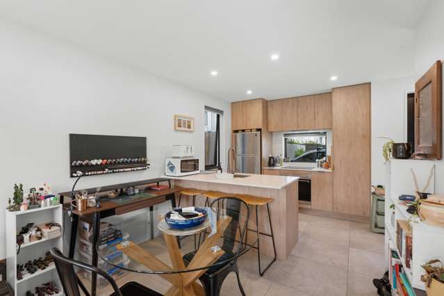 2/312 Worcester Street Linwood_3