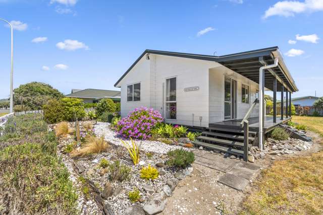 10 Reeves Street Waikanae Beach_2