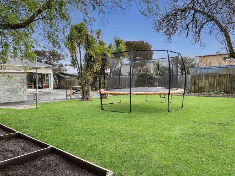20 Celia Street Redcliffs_16