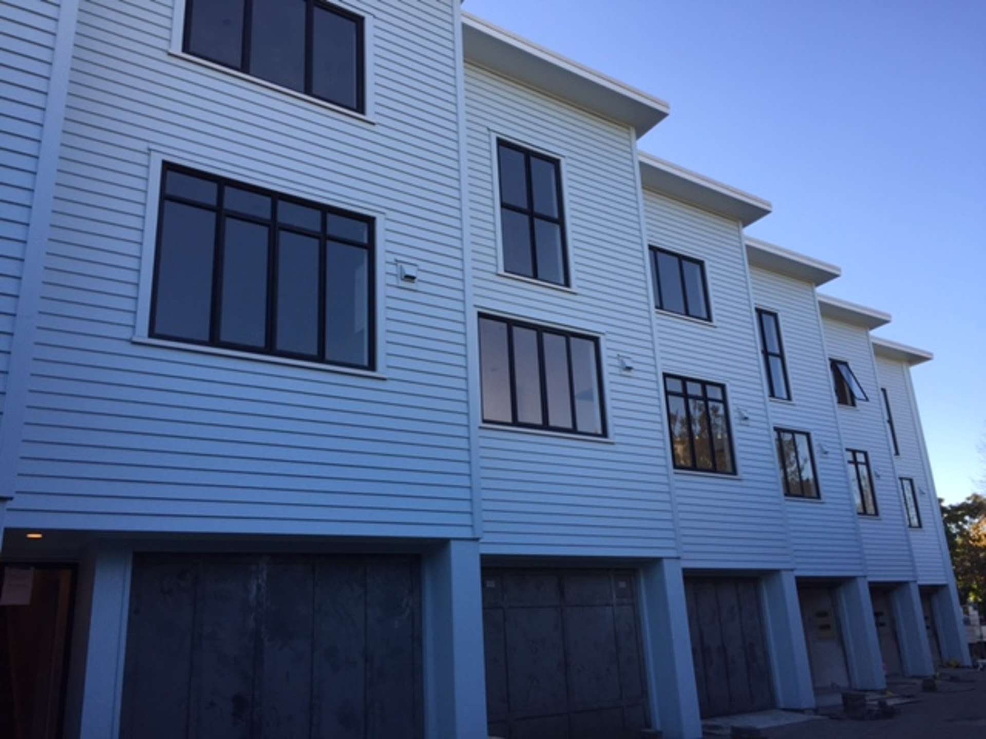 42/17 Lyon Avenue Mount Albert_0