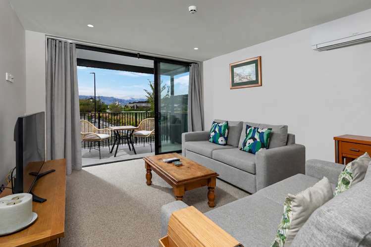 Apt 14, 7 Northlake Drive_5