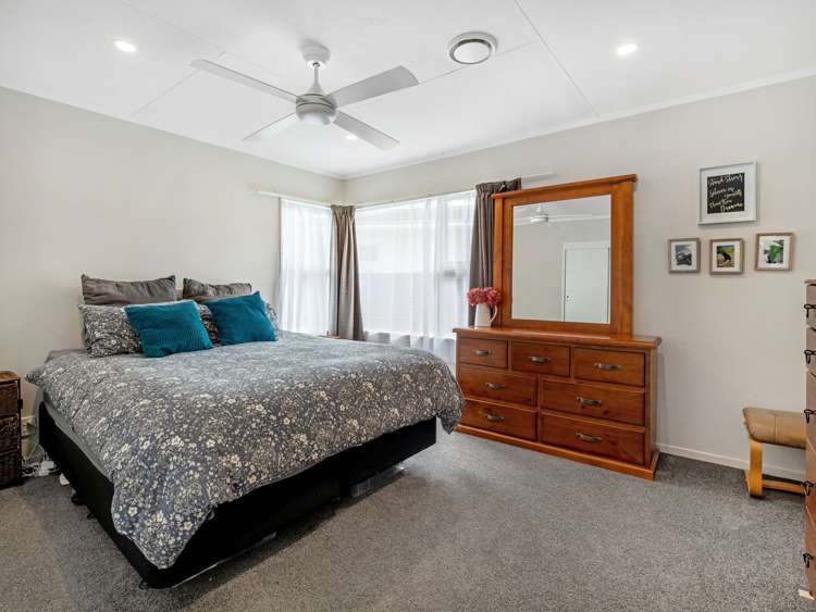 25 Pinedale Parade Milson_13