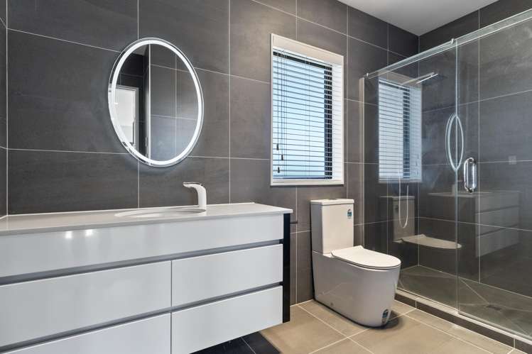 7 Hapukupuku Avenue Beachlands_19