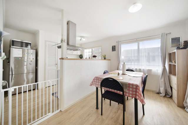 1/10 Dorendia Place Clendon Park_3