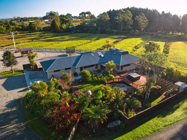 169 Coulson Road Paroa_2