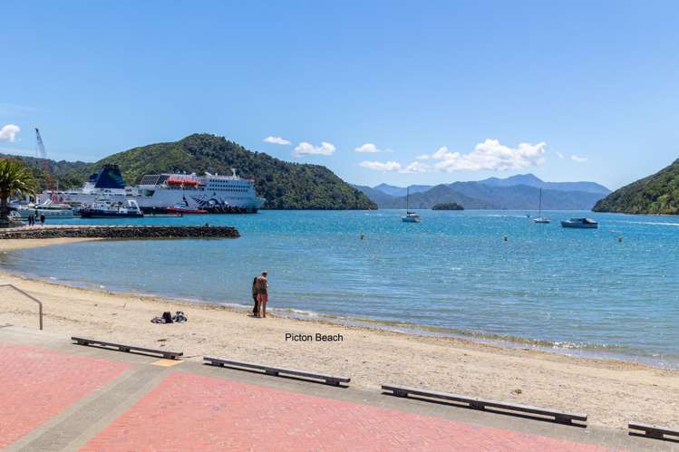 42 Waikawa Road Picton_56