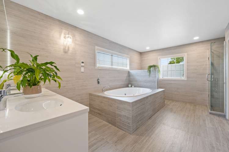 28 Manor Park Sunnyhills_24