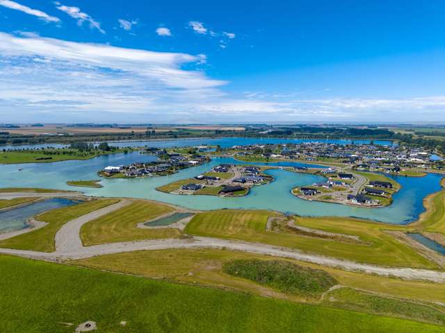 27 Bridgewater Quay Lake Hood_3