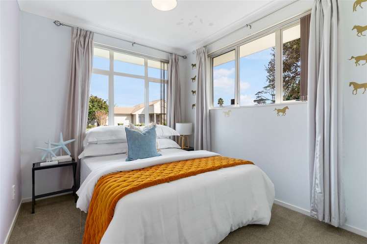 57 Fernbrook Close Pakuranga Heights_11