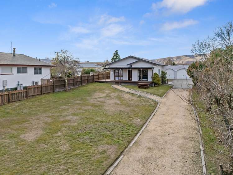 18 Bowen Street Kurow_23