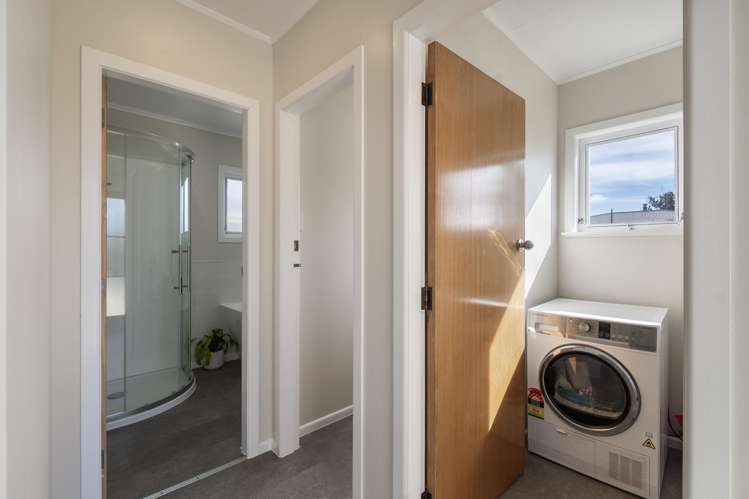 18 Tararua Terrace Cloverlea_21