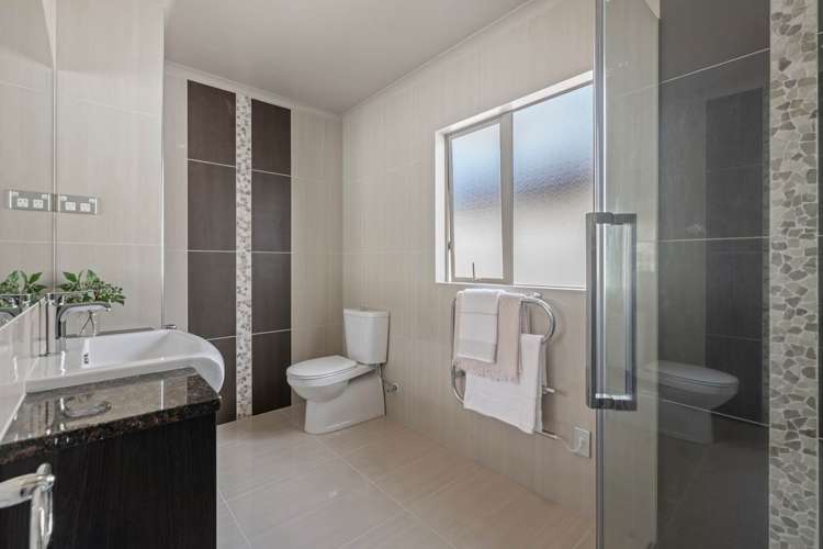 22 Mandival Avenue Flat Bush_16