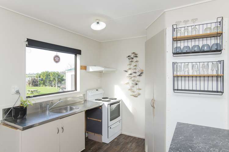 43 Main Road Tolaga Bay_5