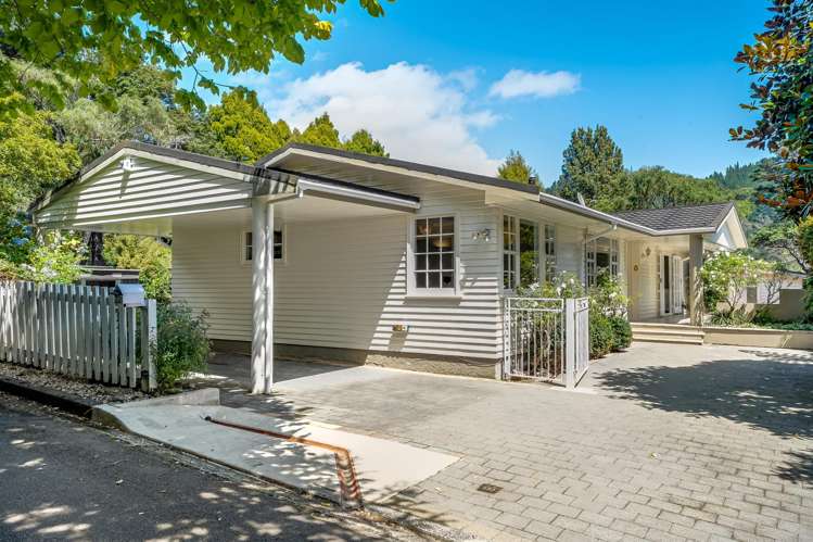 22 Freemans Way Pinehaven_1