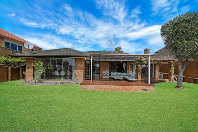 24 St Clair Place Browns Bay_17