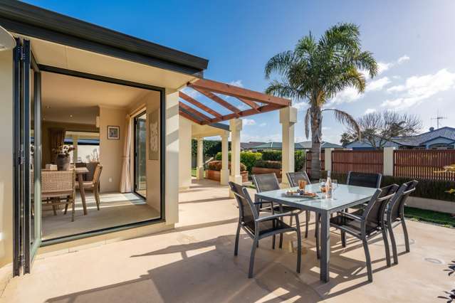 Beneath the Palms - An Entertainer's Paradise