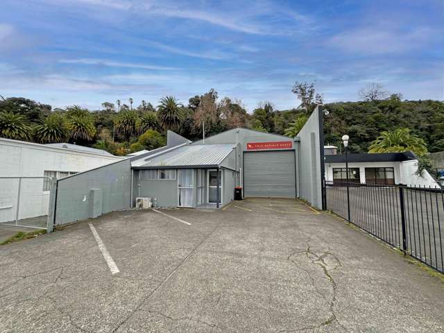 Premium profile on Carlyle Street