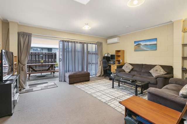 23a Linton Crescent Matua_3