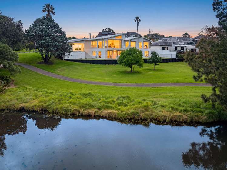 22 Tarahanga Street Northcote Central_19