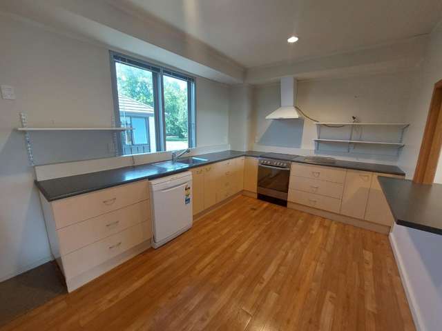 1150C Victoria Street 3295_2