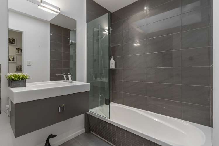 9 Kyle Road Greenhithe_22