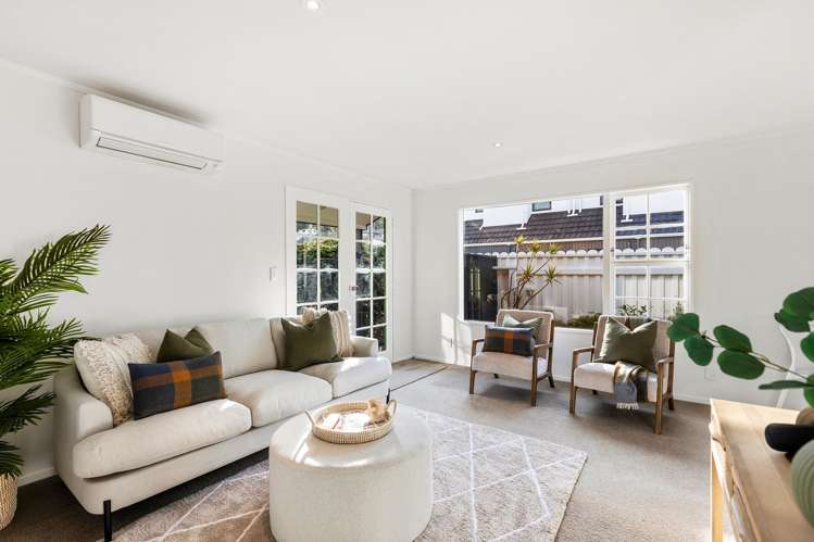 165b Queens Drive Lyall Bay_1