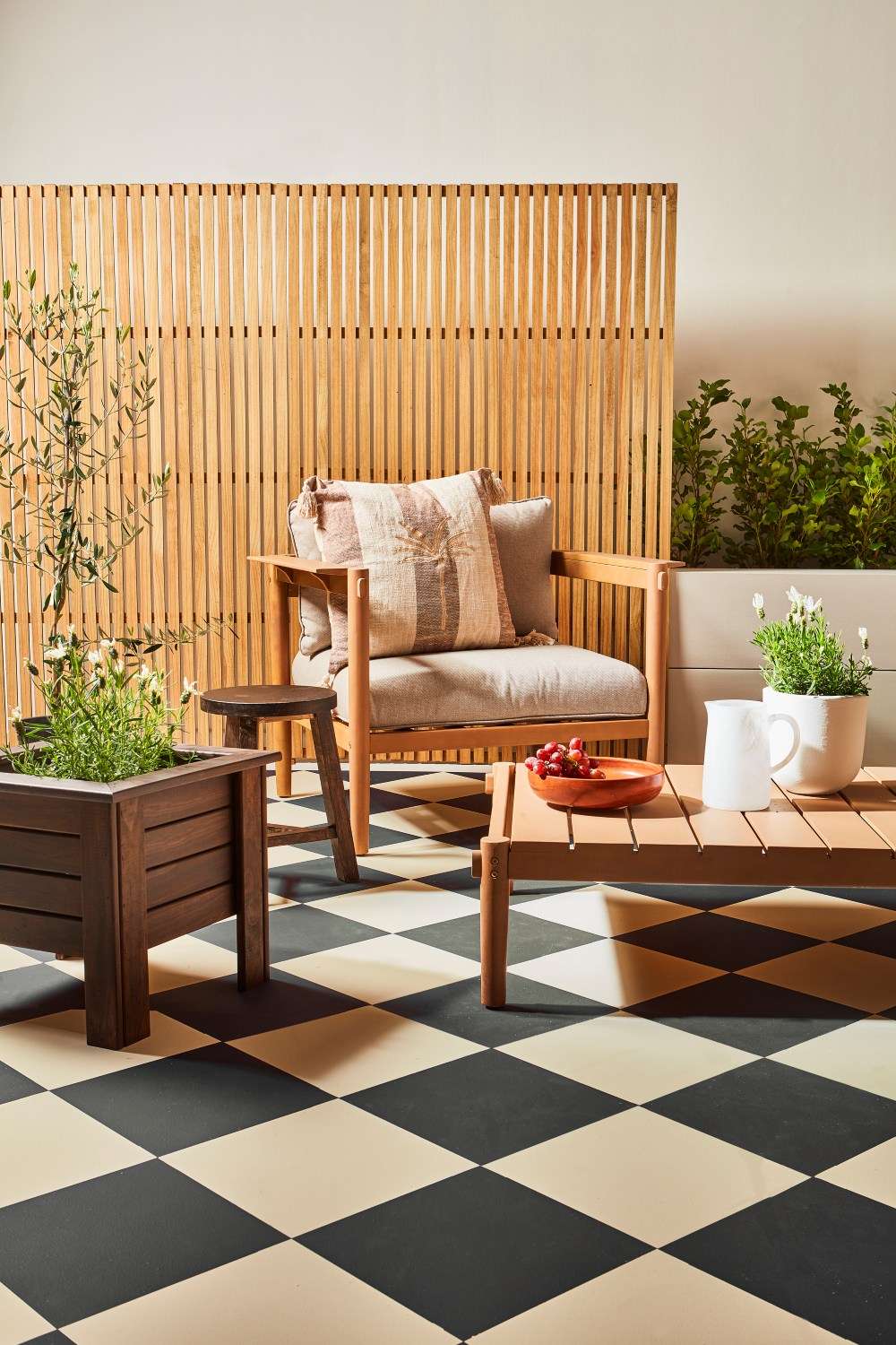 Walls and floor painted in Resene Triple White Pointer, trellis stained in Resene Woodsman Whitewash. Project by Vanessa Nouwens, image by Wendy Fenwick.