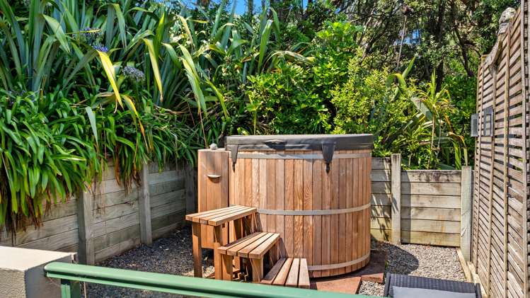 6 Berridge Road Muriwai Beach_23