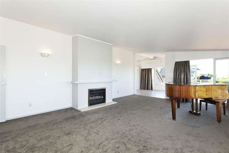 63 Seaview Road Castor Bay_21