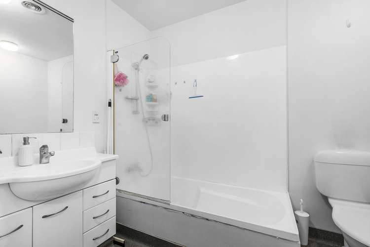 111/72 Herald Street Berhampore_9