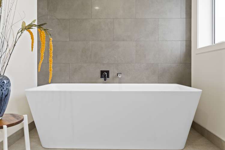 13 Alan Livingston Drive Cambridge_14