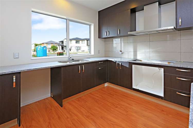 19 Rosewell Crescent Flat Bush_10