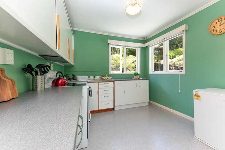 5 Arama Avenue Titirangi_10