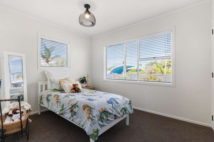 62 Third View Avenue Beachlands_16