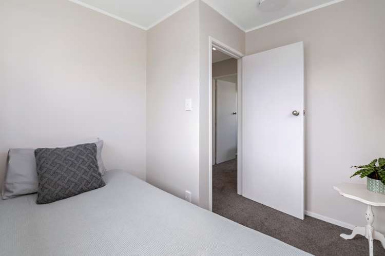 35 Tennyson Drive Owhata_10