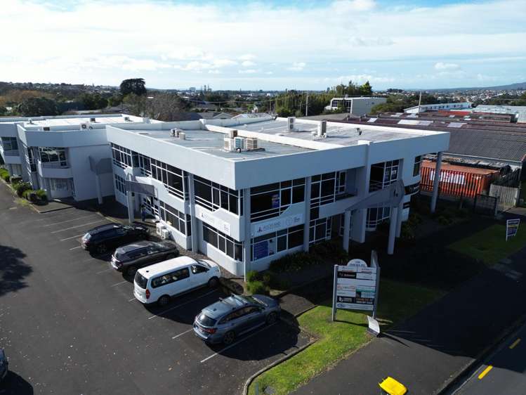 B/129 Onewa Road Northcote_8