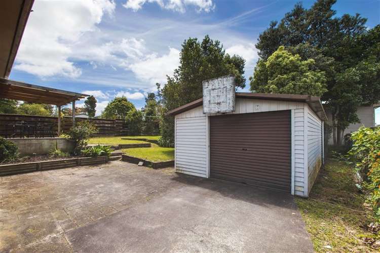 21 Trojan Crescent New Lynn_11