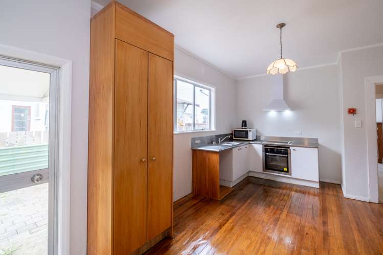 9 Preston Street Eltham_20