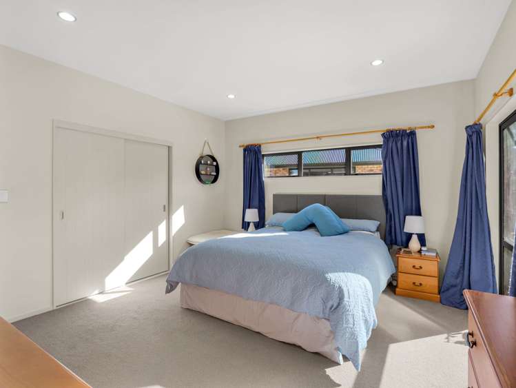 23 Lithgow Drive Otamatea_16