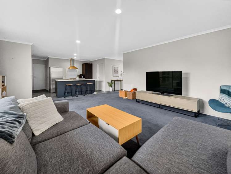 16 Aitkenhead Court Parakai_6
