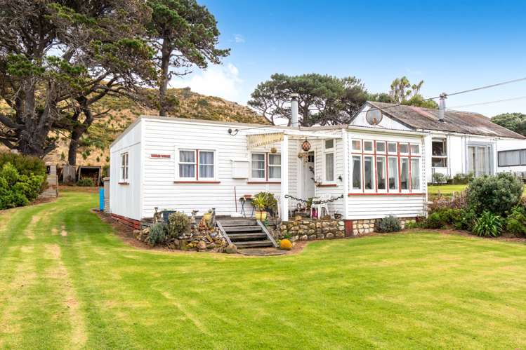 1095 Mataikona Road Mataikona_17