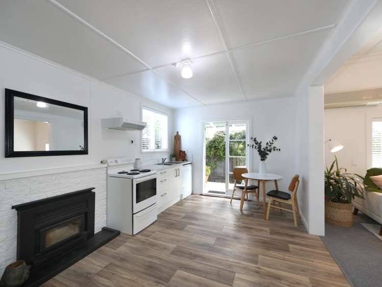 705 Collinge Road Mayfair_5