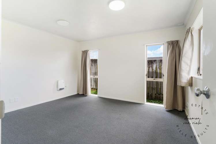 7 Mark Edgar Place Clendon Park_3