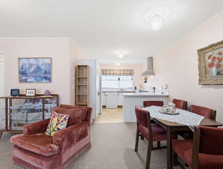 2/13 Greers Road_5