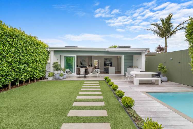 9 Shoal Bay Road Devonport_2