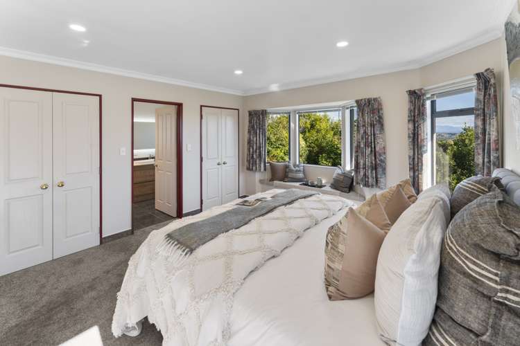 56 Olympus Way Richmond_17