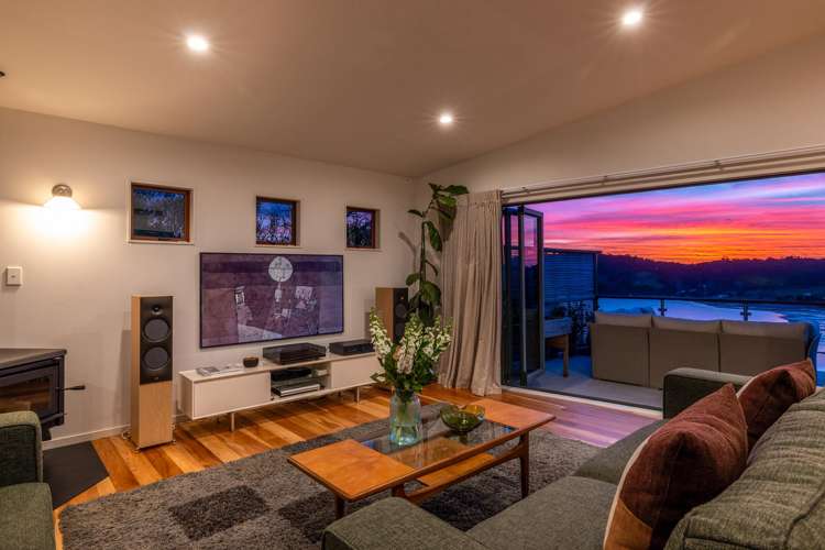 48 Burrell Road Oneroa_25